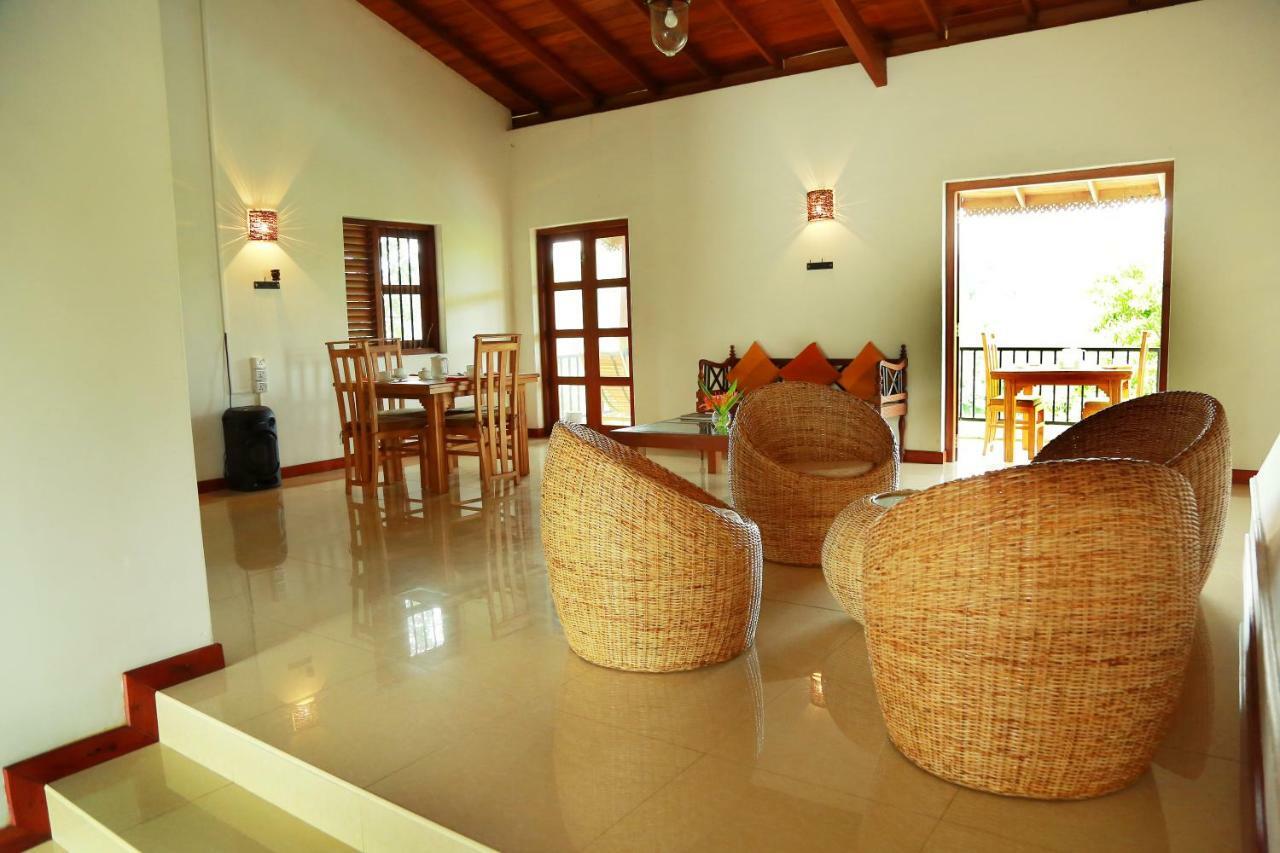 Villa 61 Ambepussa Екстер'єр фото